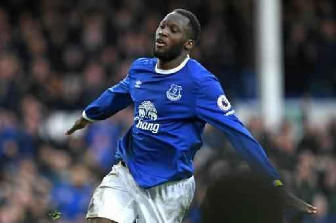 Belgen in het buitenland - Romelu Lukaku knalt Everton met twee goals voorbij Leicester