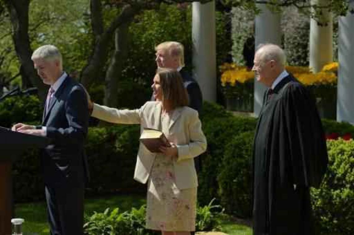 Neil Gorsuch ingezworen als negende rechter bij het Amerikaans Hooggerechtshof