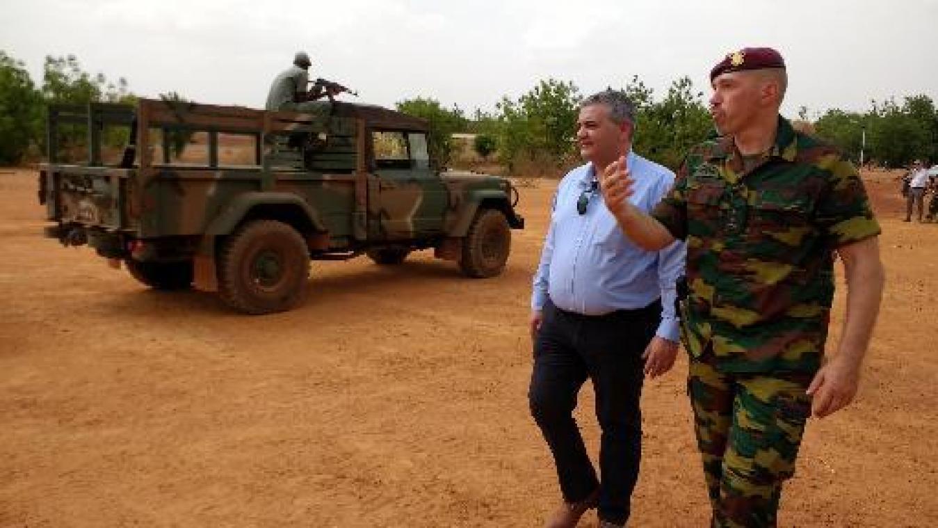 Raketaanval VS op Syrië - "Op politiek niveau nooit sprake geweest van opschorting"