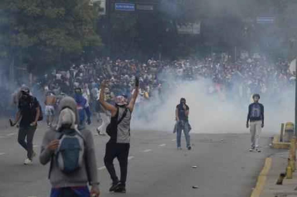 Opnieuw rellen tijdens protesten tegen regering in Venezuela