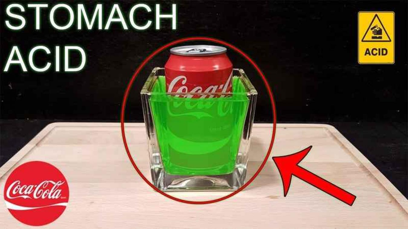 Dit gebeurt er in je maag als je cola drinkt