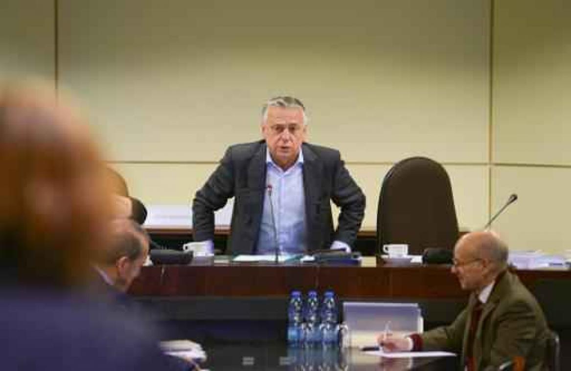 Onderzoekscommissie aanslagen - Dewael vraagt opnieuw verlenging van het mandaat