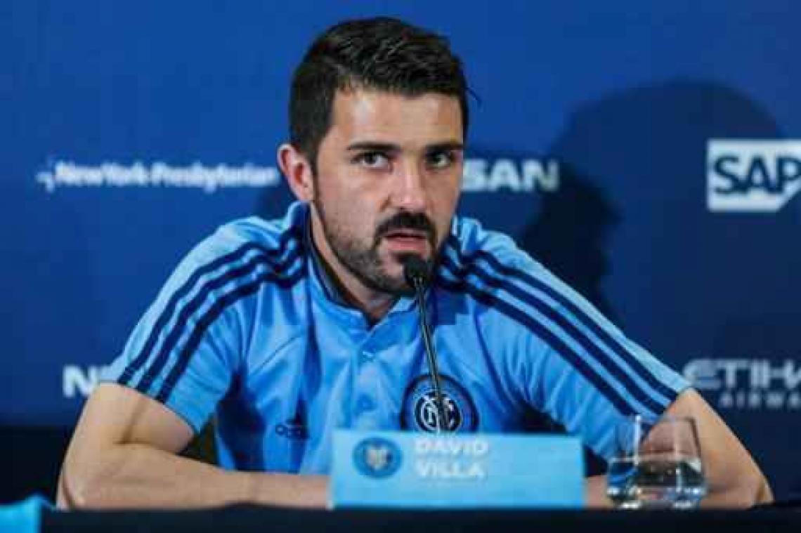 David Villa scoort voor New York City met lob vanaf middenlijn
