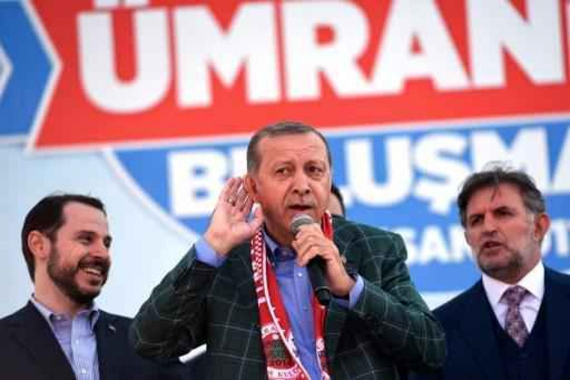 300-tal Koerden betogen in Brussel tegen Erdogan-regime en referendum