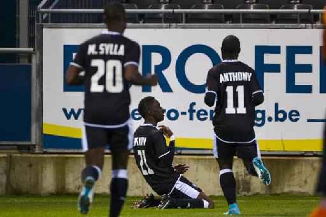 Jupiler Pro League - Doelpuntenkermissen in play-off II: Roeselare-Moeskroen: 3-5, Eupen-Lokeren: 3-3
