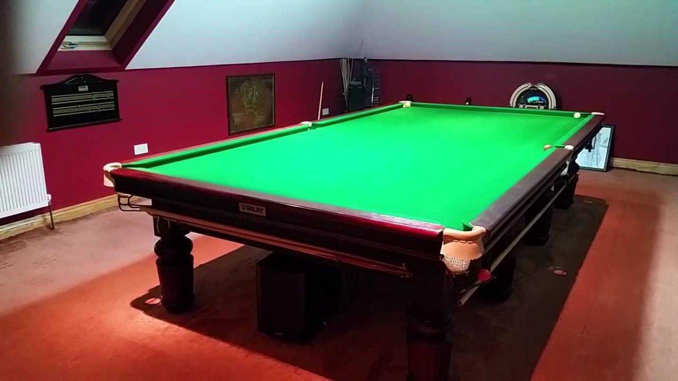 3-jarige jongen is ongelooflijk snookertalent