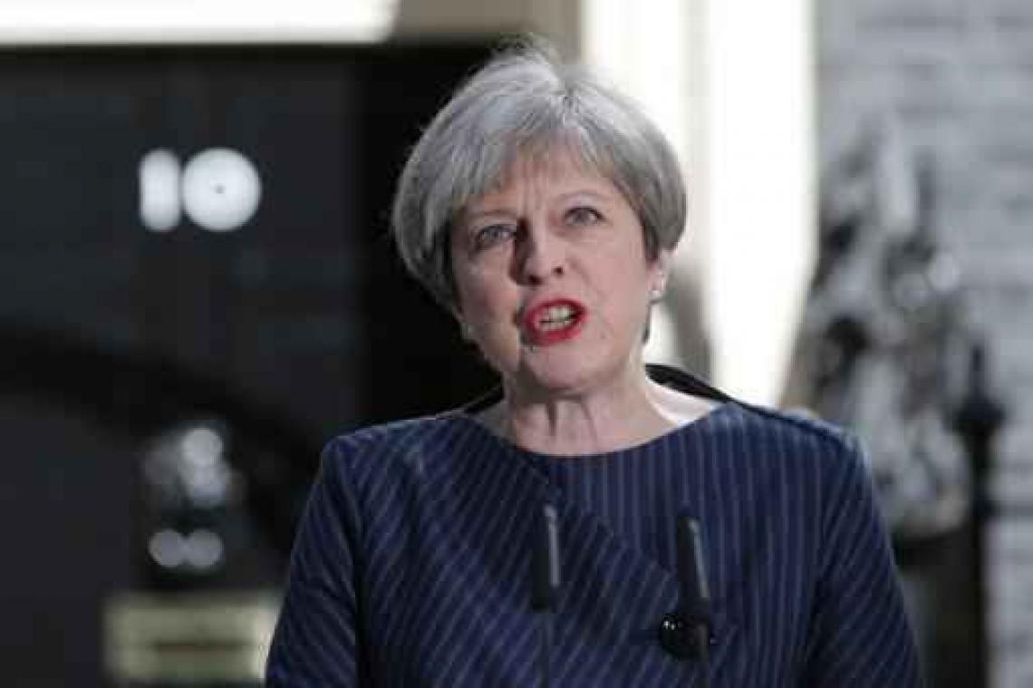 Britse premier May kondigt vervroegde verkiezingen aan op 8 juni