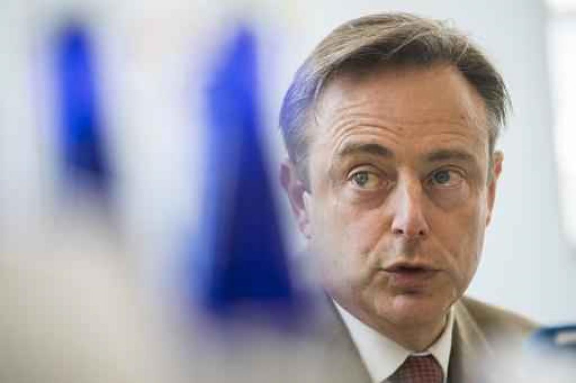 De Wever roept aanhang op zich niet blind te staren op peilingen