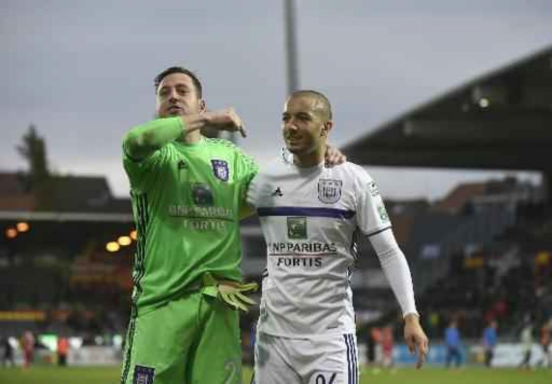 Jupiler Pro League - Club Brugge trekt met het mes op de keel naar Anderlecht