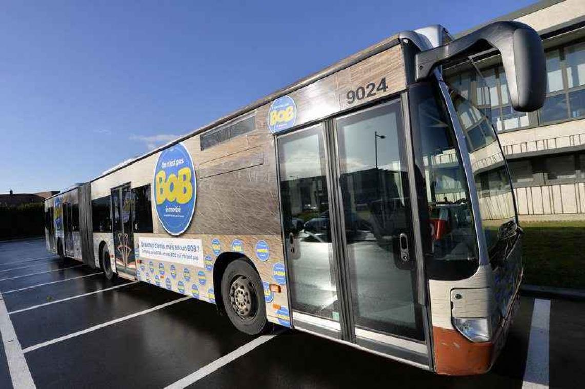 Politie vindt twee verdachte pakketten op bus in Luik
