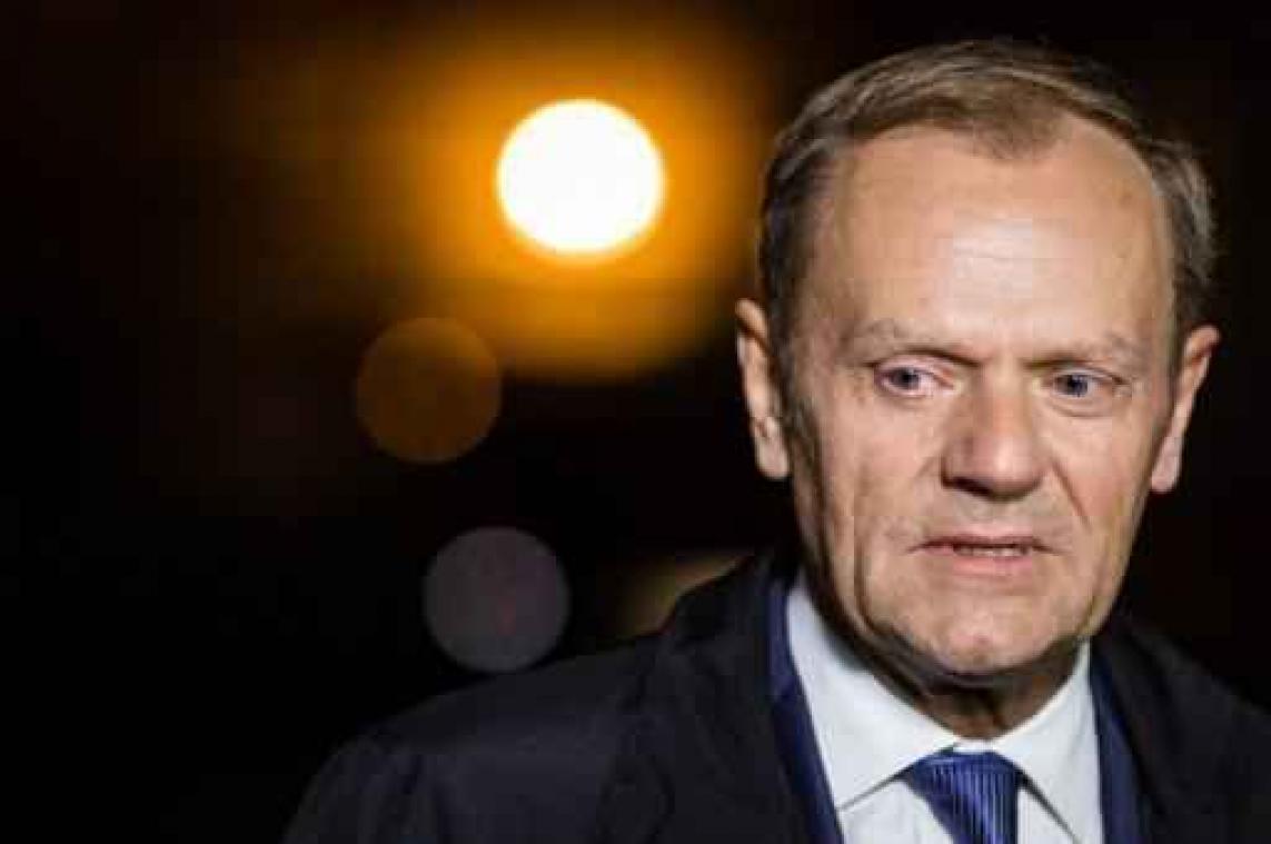 Juncker hoopt dat Tusk "waardig" behandeld wordt na acht uur durende ondervraging