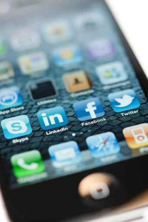 Italiaanse rechtbank erkent link tussen bellen met gsm en kanker