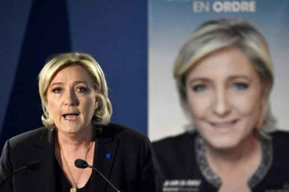 Extreemrechtse presidentskandidate Le Pen gewaagt van "assymetrische oorlog"