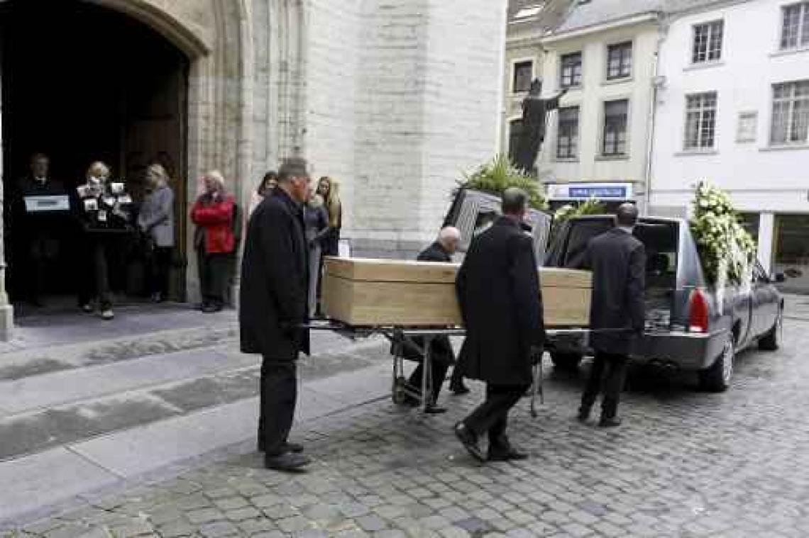 Aanslag Stockholm - Sereen afscheid van Belgisch slachtoffer in Halle