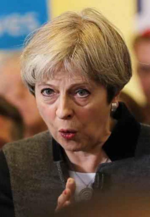 Conservatieve partij van May kan volgens laatste peiling helft kiezers overtuigen