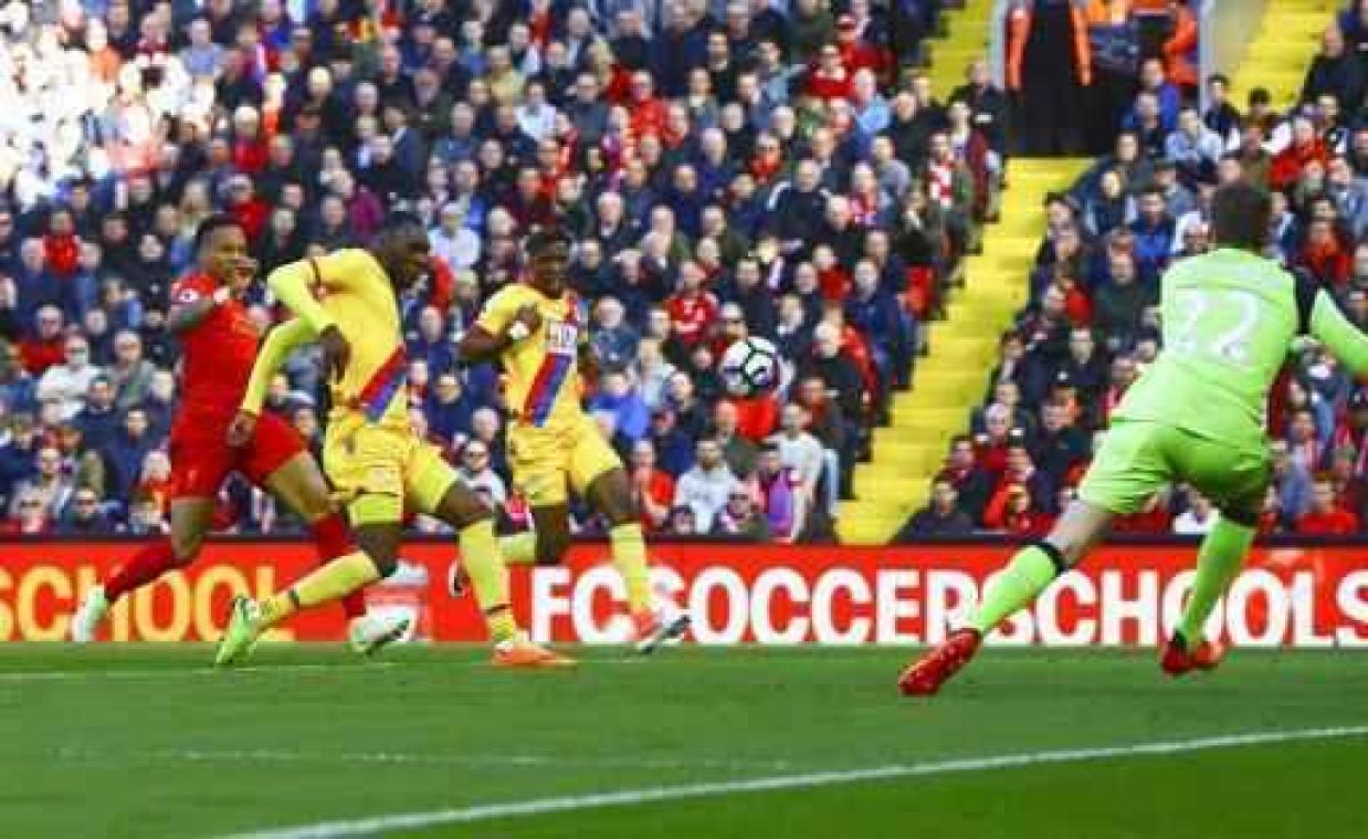 Belgen in het buitenland - Christian Benteke velt ex-team Liverpool met twee doelpunten