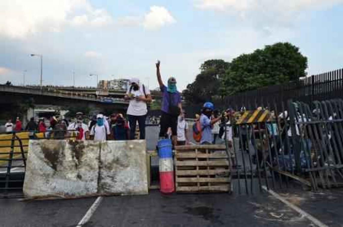 Opnieuw drie doden bij dag van protesten in Venezuela
