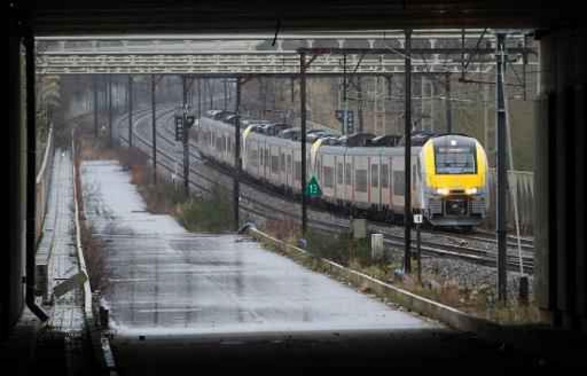 Bellot niet onder de indruk van PS-voorstel om te morrelen aan 60/40-regel bij het spoor