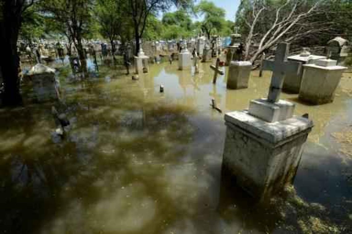 Al 38 doden door noodweer in Ecuador