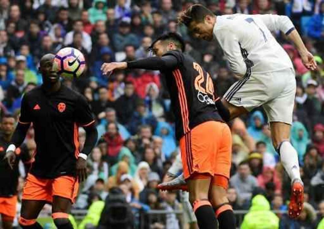 Belgen in het buitenland - Real wint op de valreep tegen Valencia, Bakkali mag invallen in het slot