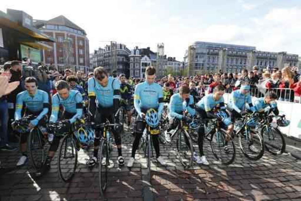 Astana start als eerbetoon aan Scarponi met slechts acht renners in Ronde van Italië