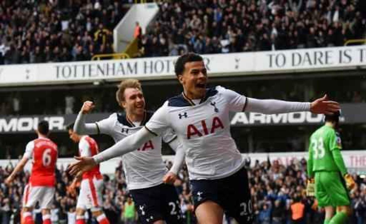 Belgen in het buitenland - Tottenham houdt titelstrijd spannend na winst tegen Arsenal