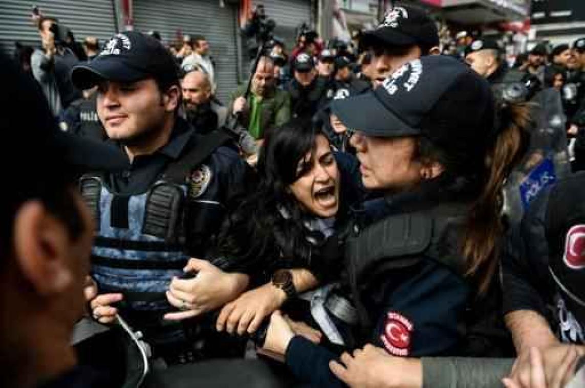 Turkse politie zet traangas in tijdens 1 mei-protest in Istanboel