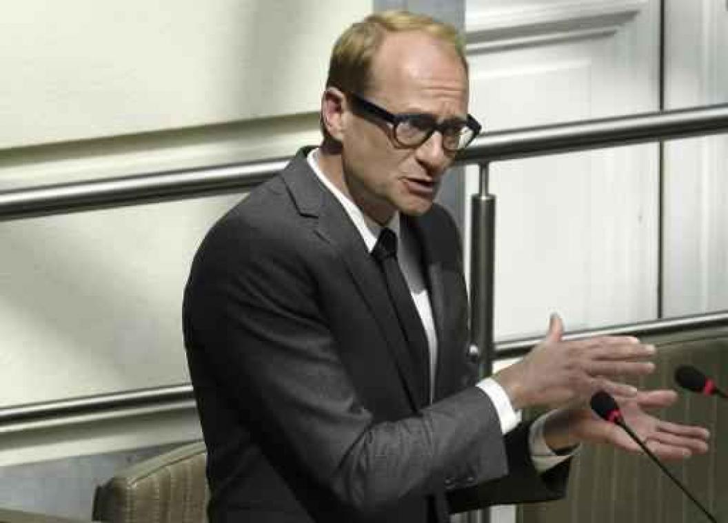Minister Weyts huldigt eerste erkende logies