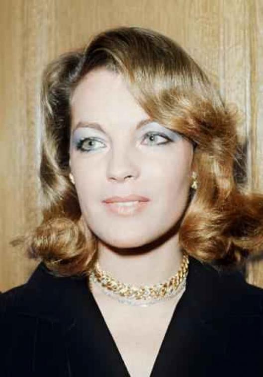Graf van Romy Schneider bij Parijs onteerd