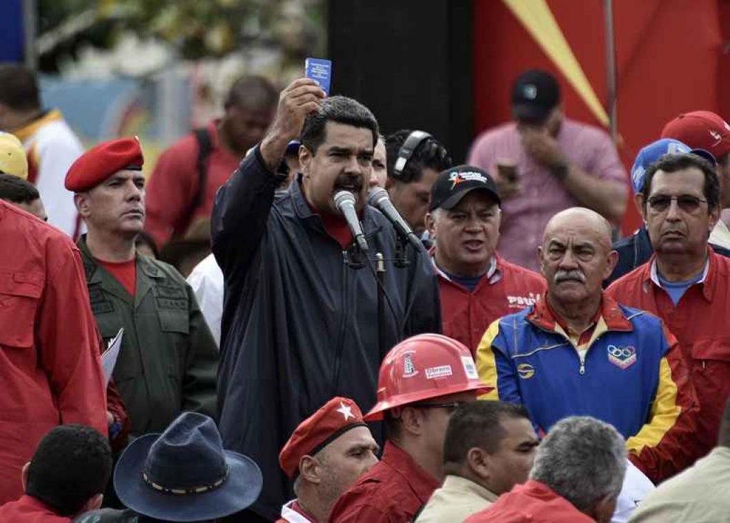 President zet Venezolanen in om grondwet te wijzigen