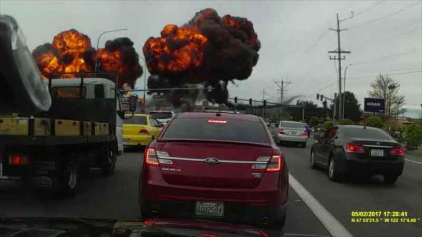 Spectaculaire vliegtuigcrash vastgelegd op dashcam