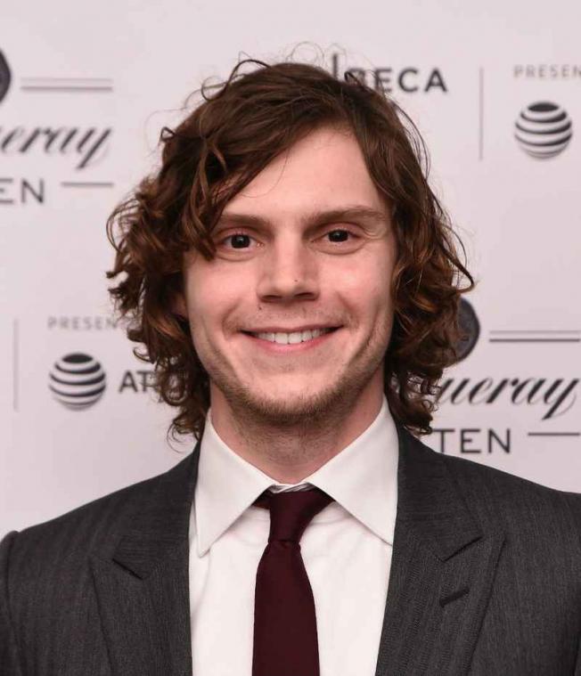Evan Peters wil de rol van Ivanka Trump vertolken in 'American Horror Story'