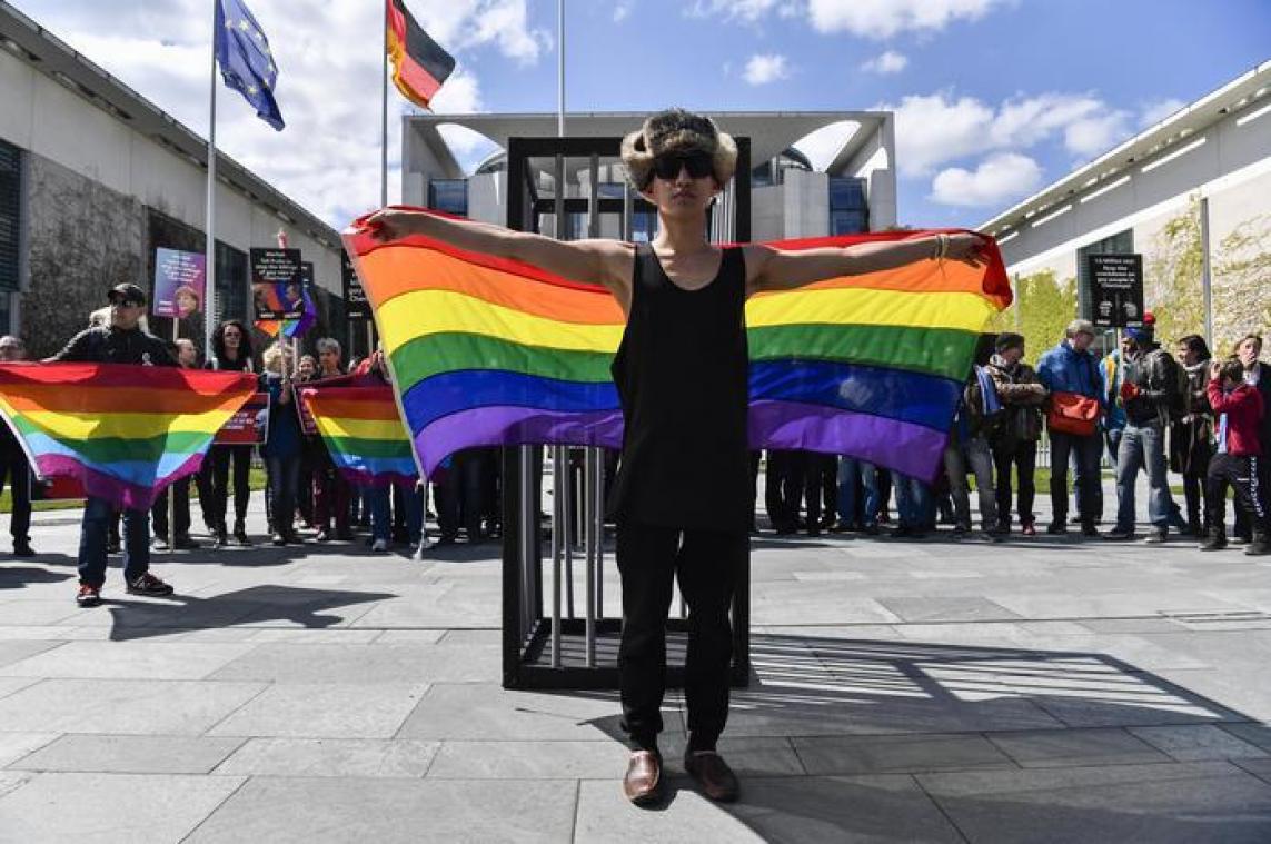 Hypnose moet Russische homoseksuelen helpen