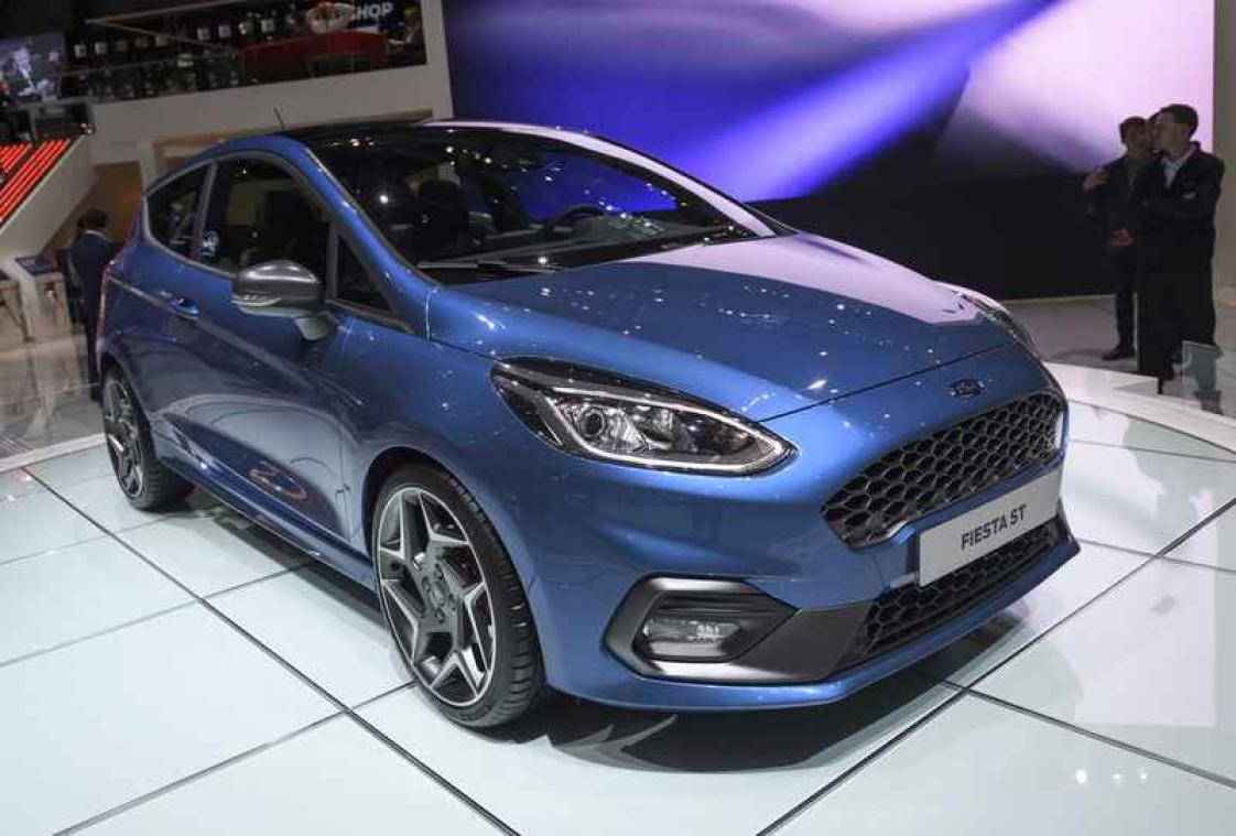 Ford Fiesta stoot Golf na zeven jaar van de troon