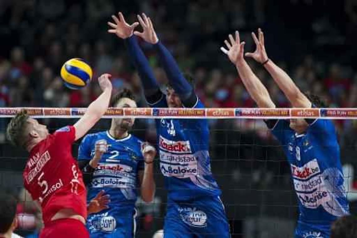 EuroMillions Volley League - Roeselare plots titelfavoriet na zege in Maaseik