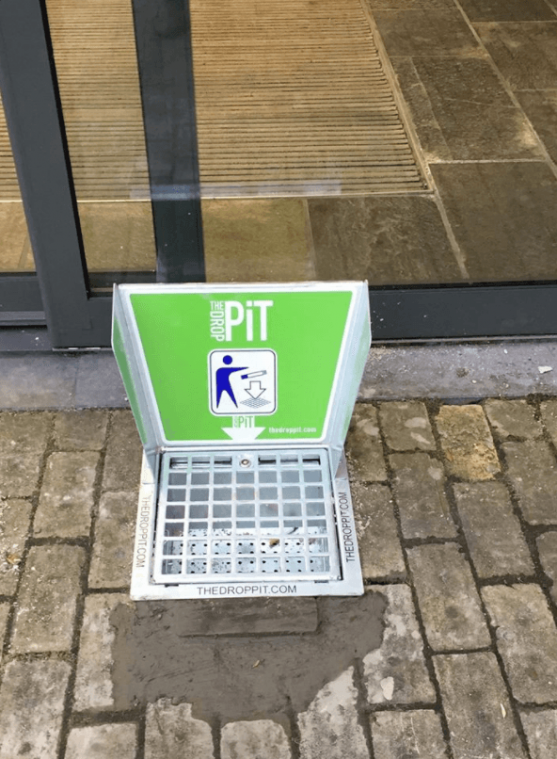 Peukentegels moeten sigaretten opvangen