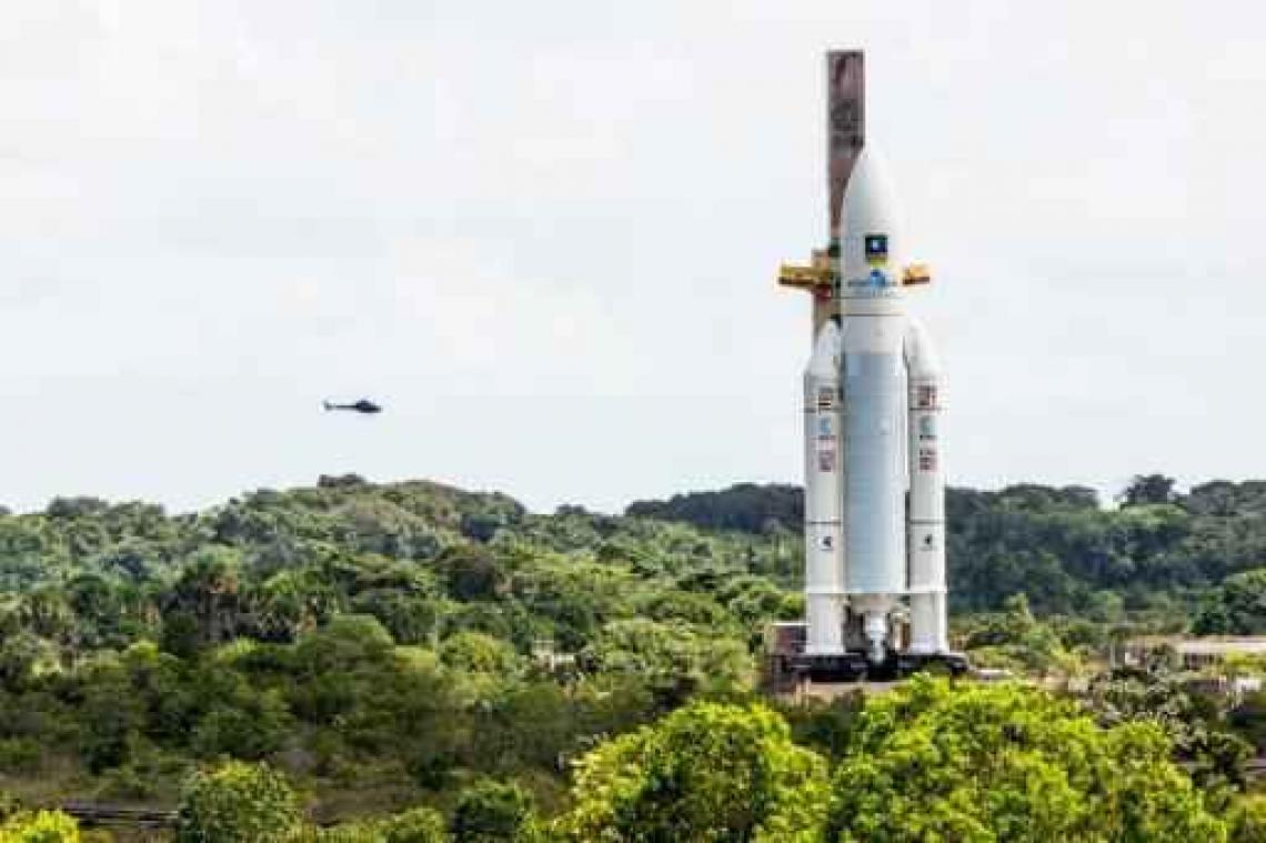Ariane-5-draagraket brengt met 45 dagen vertraging satellieten in baan rond aarde
