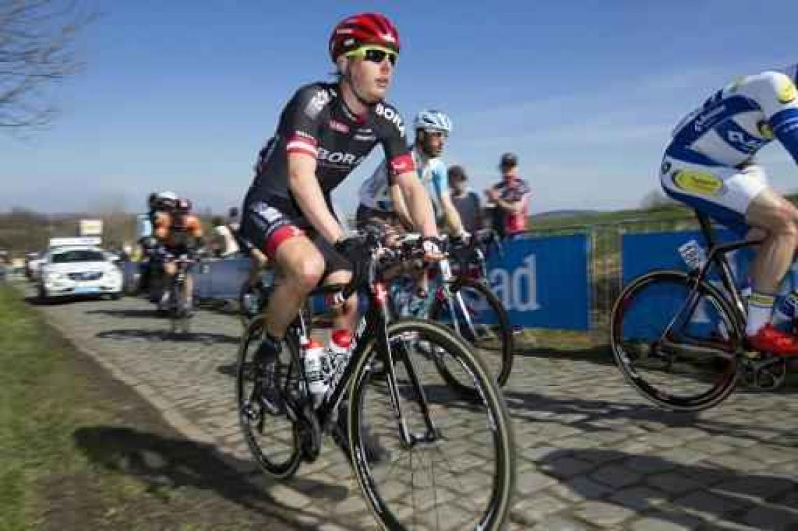 Pöstlberger verrast sprinters in eerste etappe van de Giro