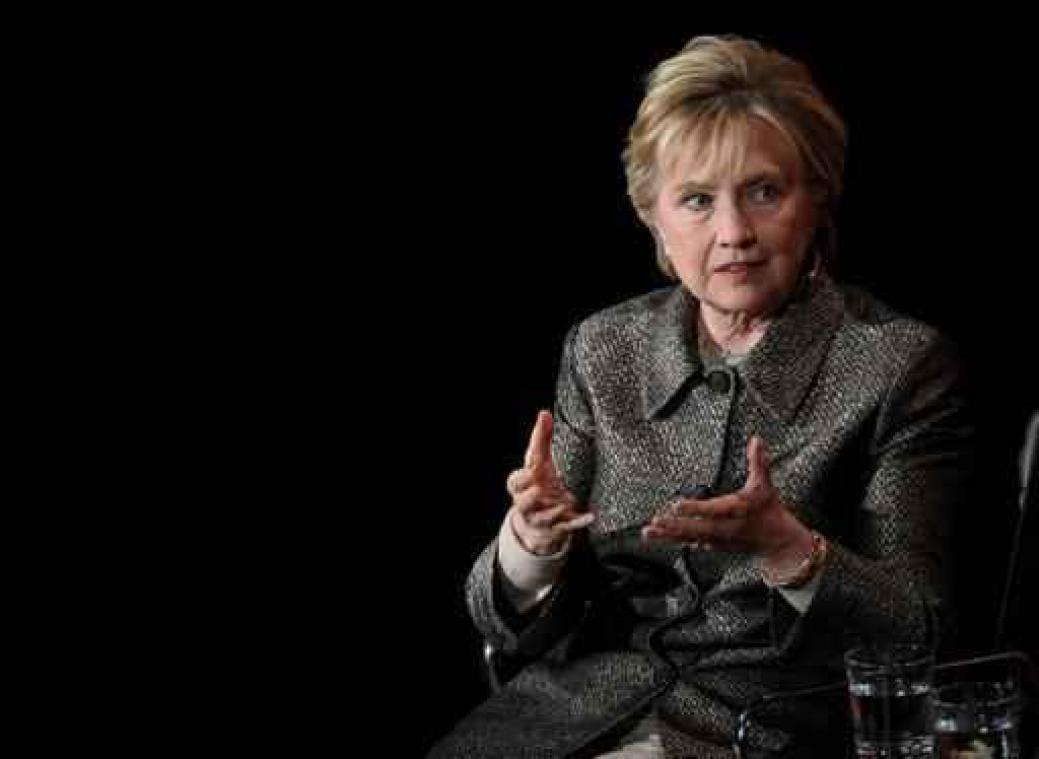 Hillary Clinton zet aanval op Trump in met nieuwe politieke beweging