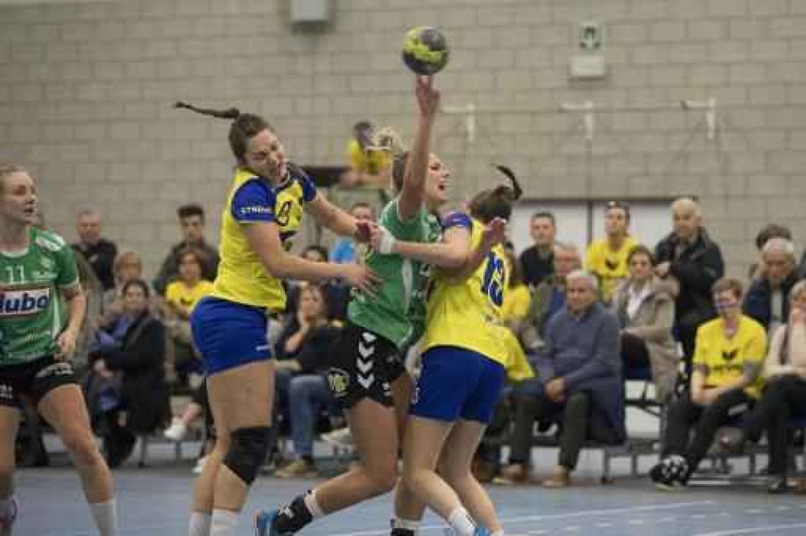 Play-off-finale handbal (v) - Sint-Truiden opent finale met zege in Hasselt