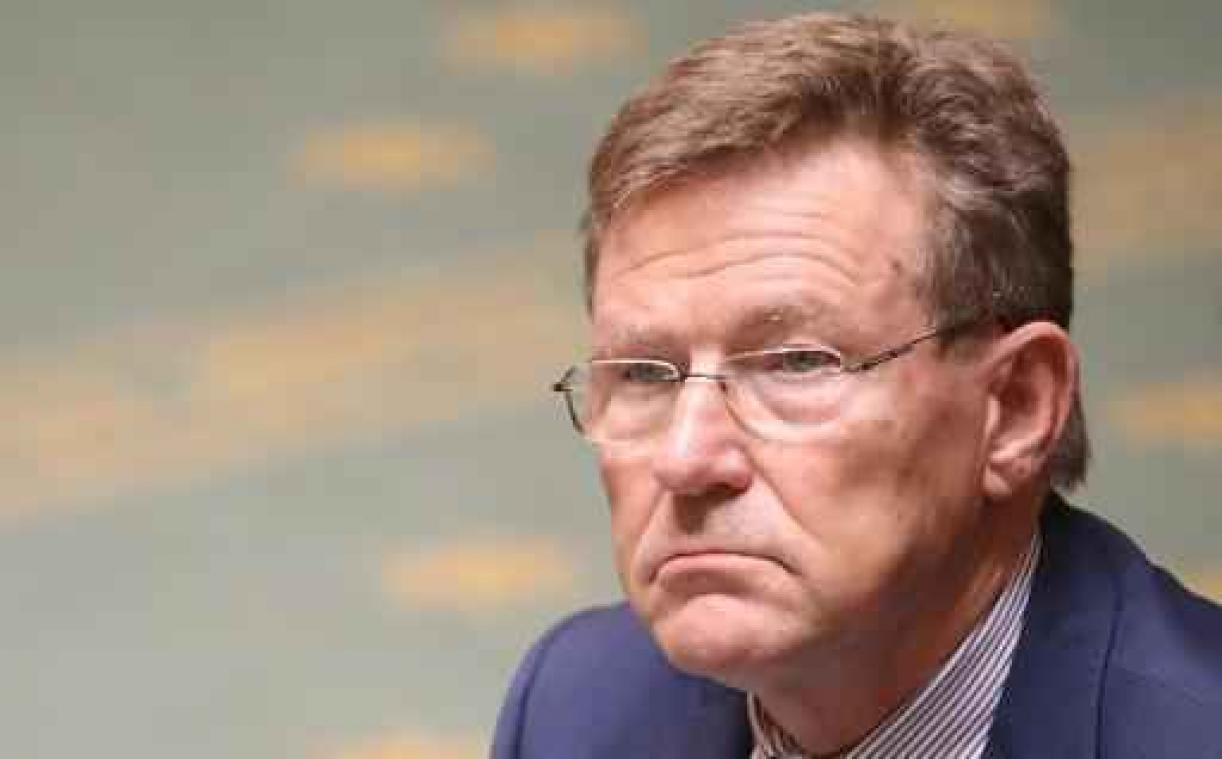 Van Overtveldt zou voor Macron stemmen wegens dermate negatief alternatief
