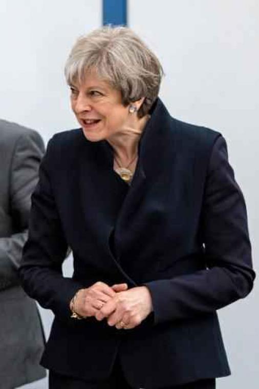 Franse presidentsverkiezingen - Theresa May besprak brexit met Macron