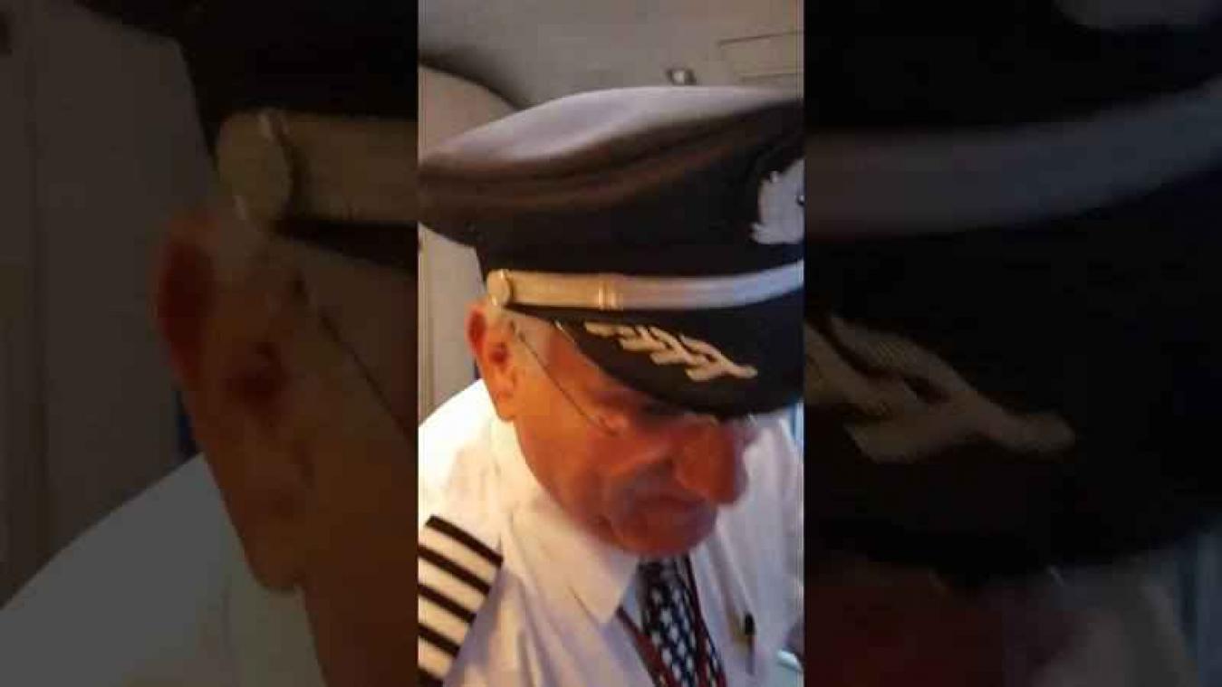 Piloot bedankt zijn miljoenste passagier op deze manier