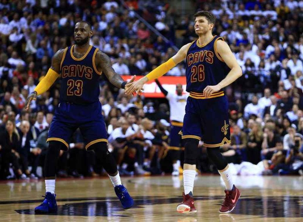 LeBron James wervelt als nooit tevoren
