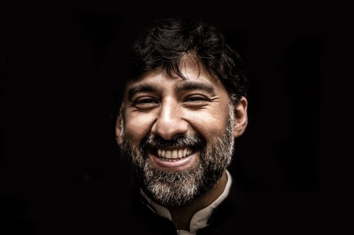 Wist je dat glimlachen op een foto je er ouder uit laat zien?