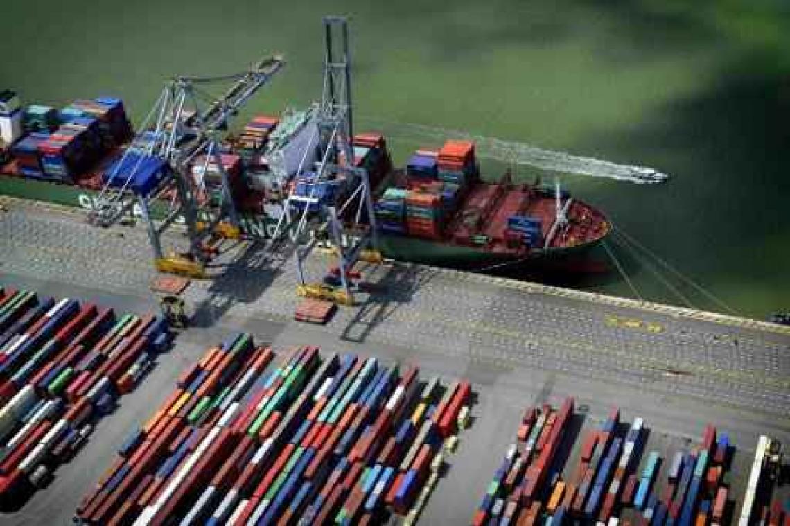 Antwerpse haven verliest twee grote containerlijndiensten