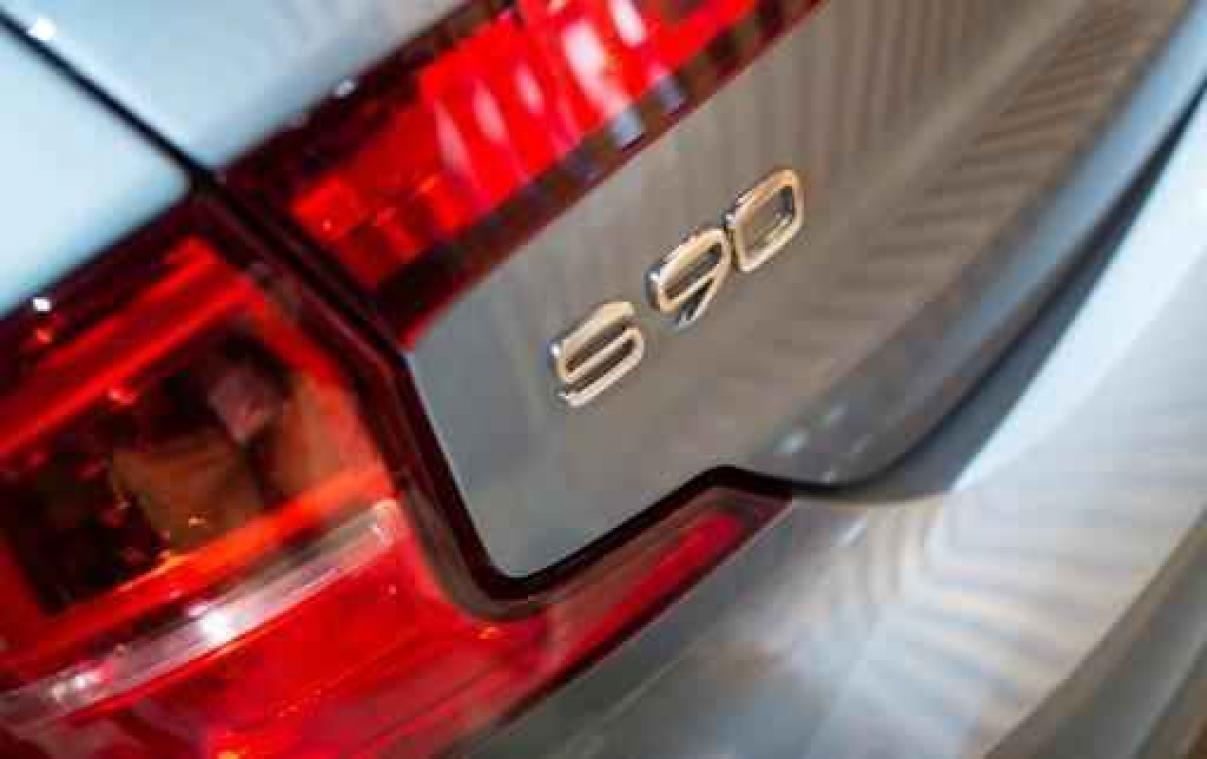 Volvo stuurt Chinese auto's per trein naar haven Zeebrugge