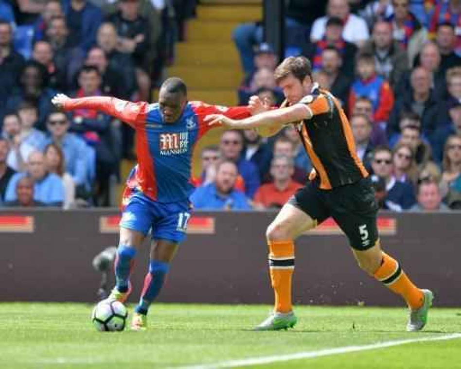 Belgen in het buitenland - Crystal Palace en Benteke duwen Hull City naar Championship