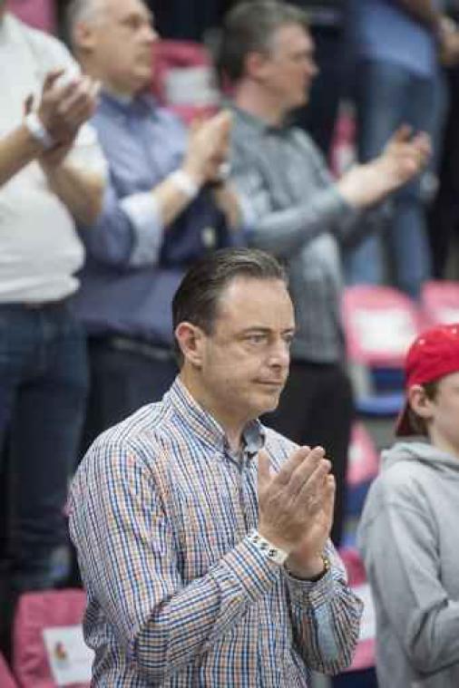 Bijzondere ministerraad veiligheid - De Wever: "Nieuw gesloten centrum in Antwerpen is ongelofelijk goede zaak"