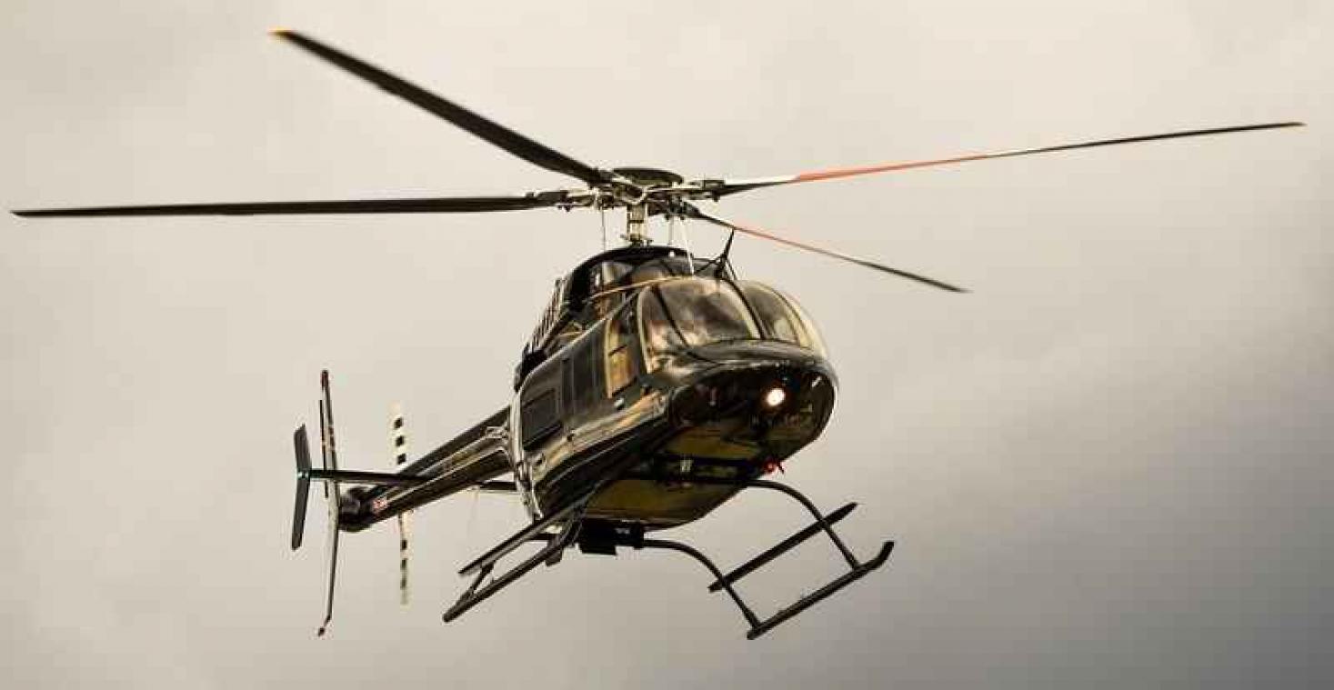 Man gaat met helikopter naar McDonald's